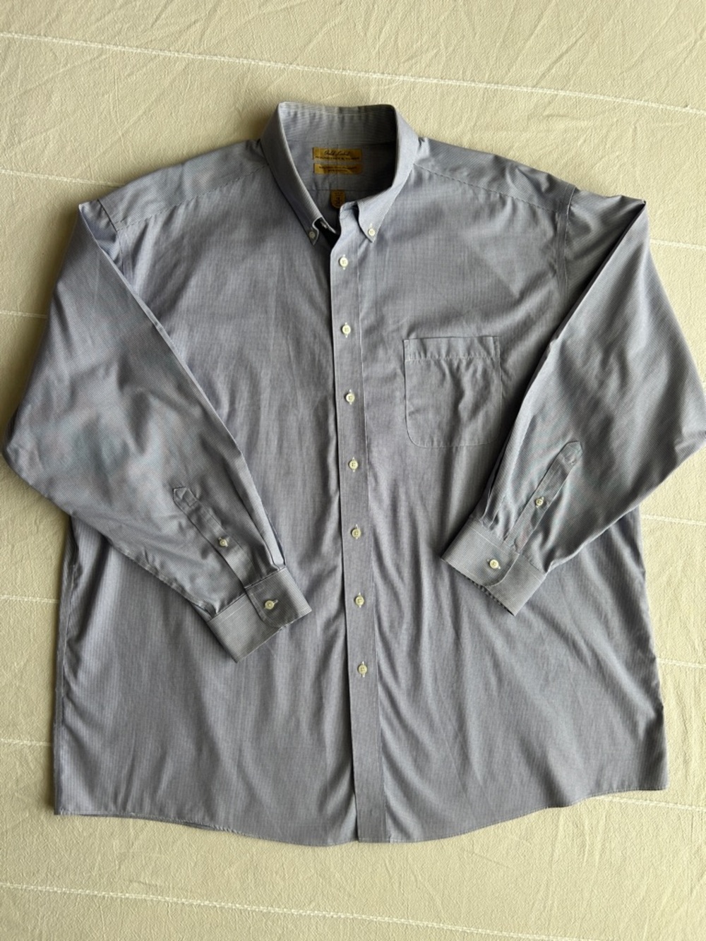 Roundtree & Yorke Men's Light Blue Button-Down Shirt